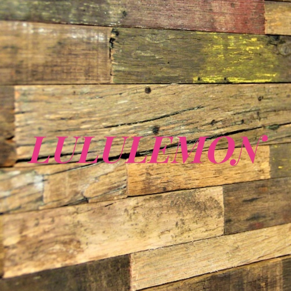 LULULEMON CLOTHING & ACCESSORIES